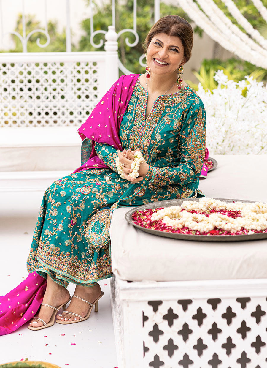 Farah Talib Aziz - AVISA EMERALD KURTA