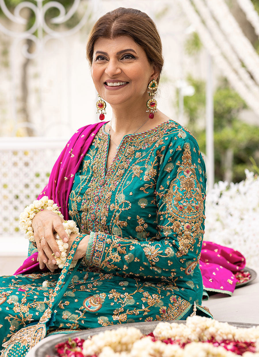 Farah Talib Aziz - AVISA EMERALD KURTA