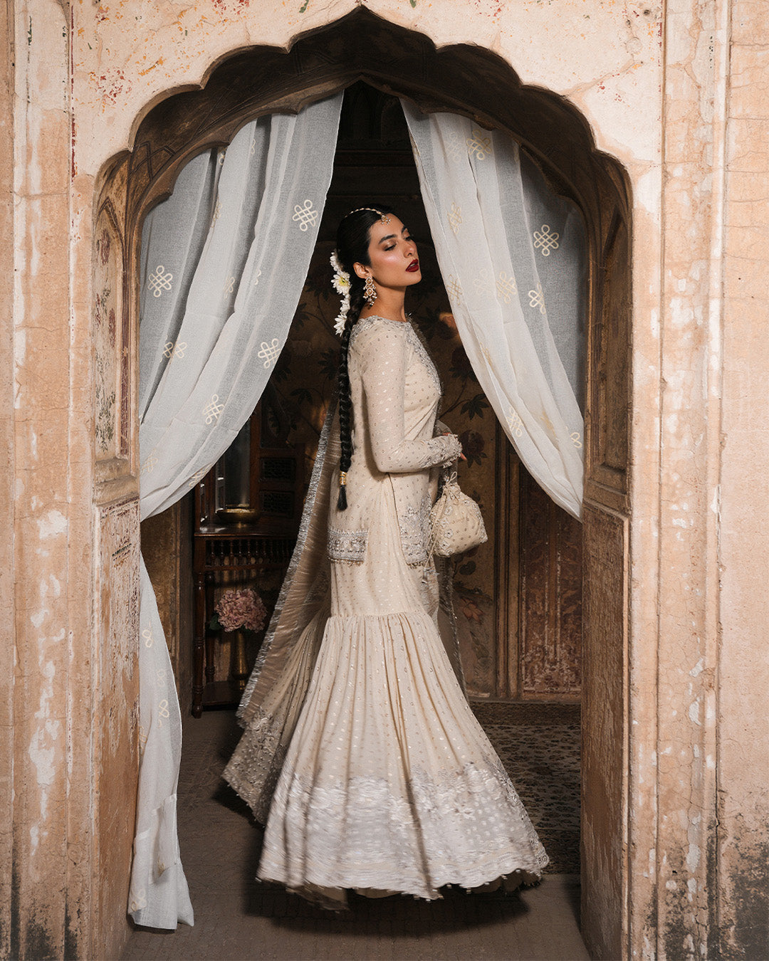 Faiza Saqlain - Devina