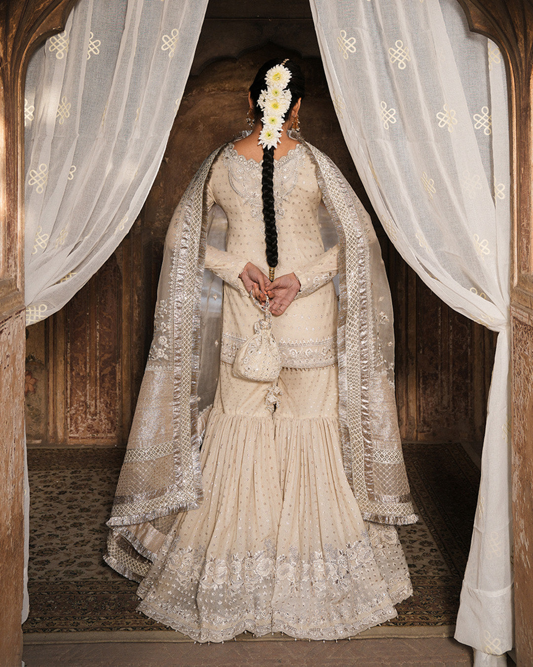 Faiza Saqlain - Devina