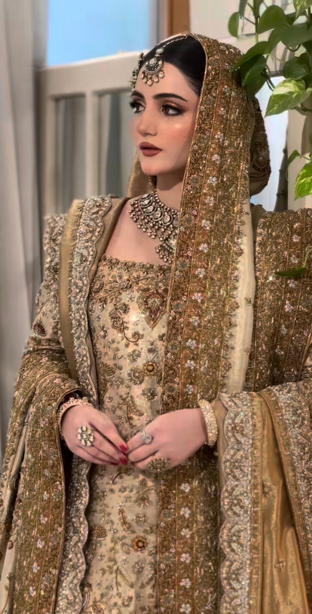 Haris Shakeel – Maharani (Ivory Gold)