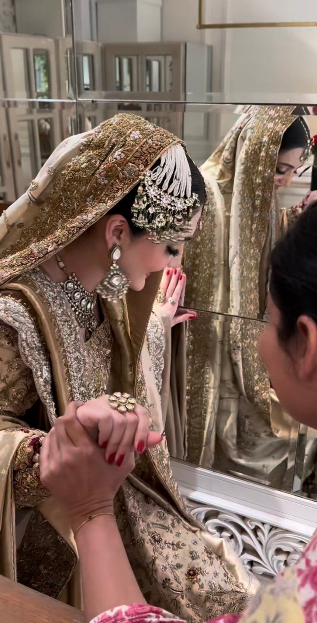 Haris Shakeel – Maharani (Ivory Gold)