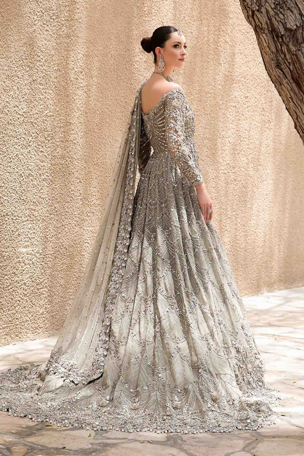 Maria.B Brides Izumi luxury silver-grey Pakistani bridal ensemble with delicate floral detailing