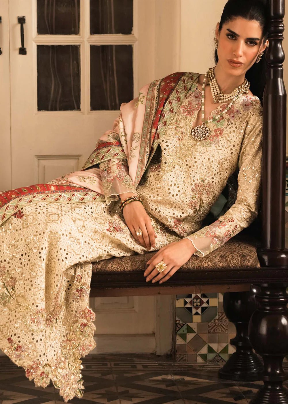 Saira Shakira - Gilded